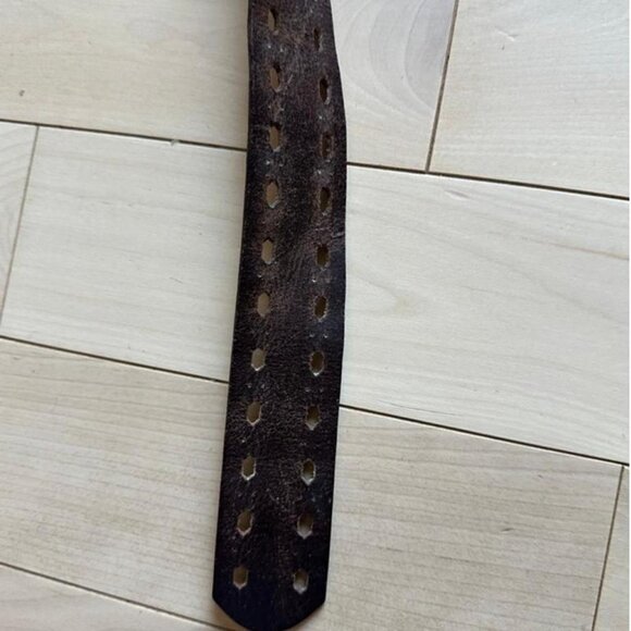 Authentic vintage leather belt with double prong metal buckle - Picture 7 of 8